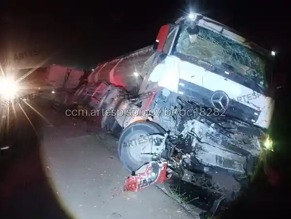 Bitrem Mercedes-Benz Actros 2651 rodovia castelo branco