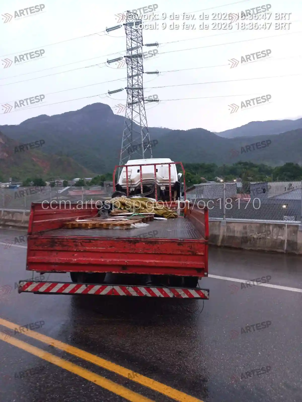 Caminhão Acelo Contornos de Caraguatatuba e São Sebastião