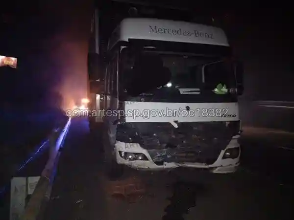 Caminhão Mercedes-Benz rodovia castelo branco em itu