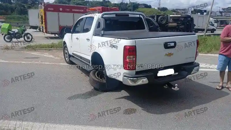 Caminhonete GM S10 rodovia castelo branco osasco