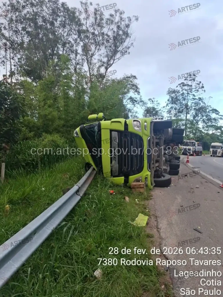 Carreta DAF rodovia raposo Tavares