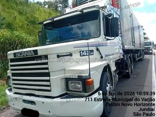 Carreta Scania rodovia dos Bandeirantes acidente