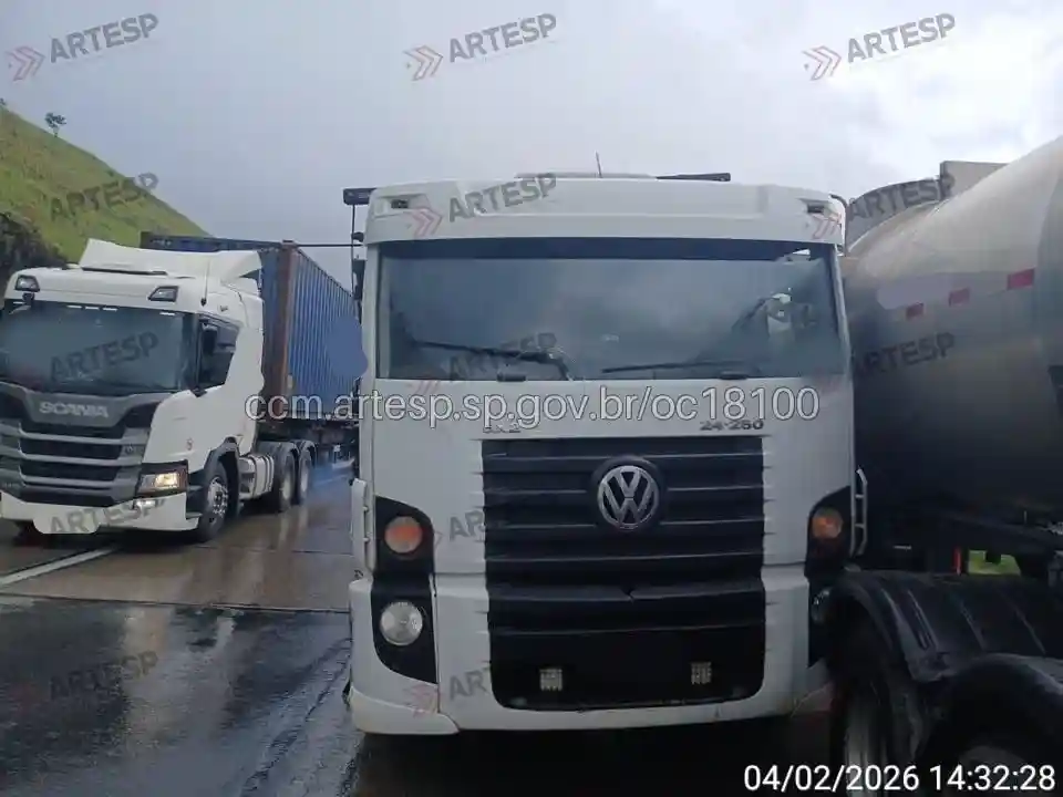 Carreta VW 24.250 e carreta VW Meteor 28.460 rodoanel