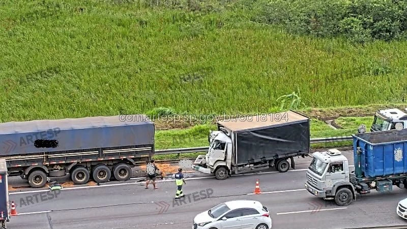 Carreta VW 28.460 e caminhão VW 9.150 rodoanel