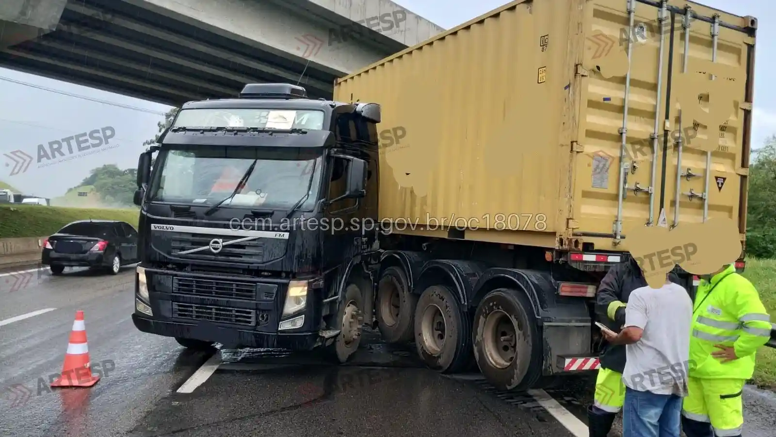 Carreta Volvo FM 370 rodoanel