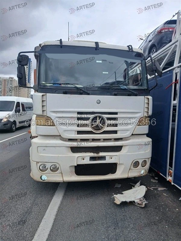 Carretas Mercedes-Benz 1938 e Mercedes-Benz Atego rodovia castelo branco acidente