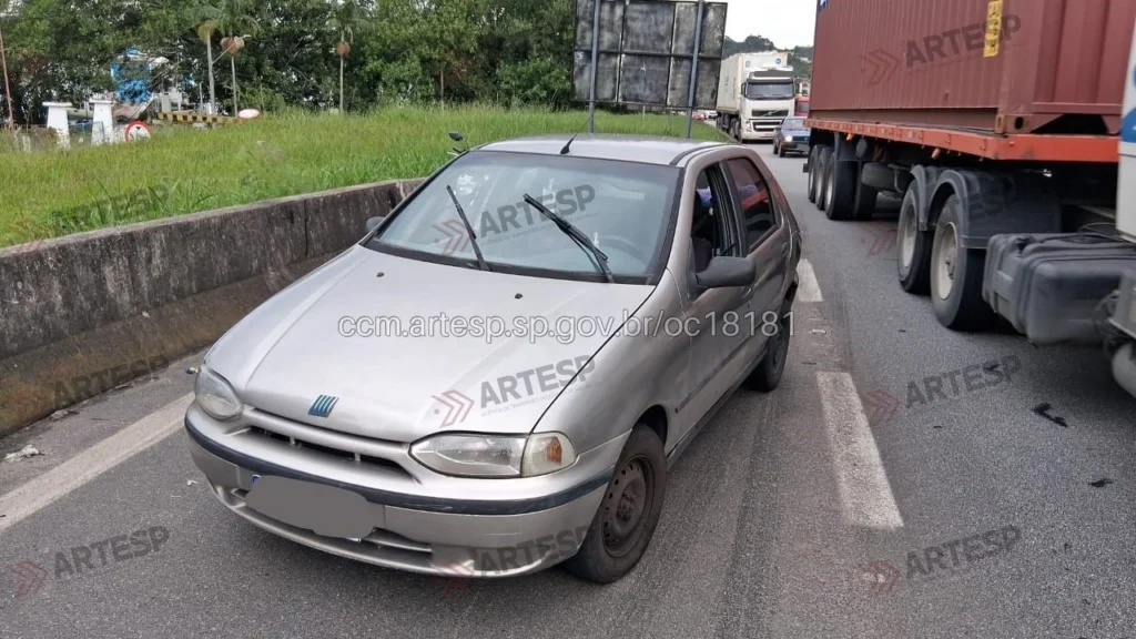 Fiat Palio na rodovia anchieta