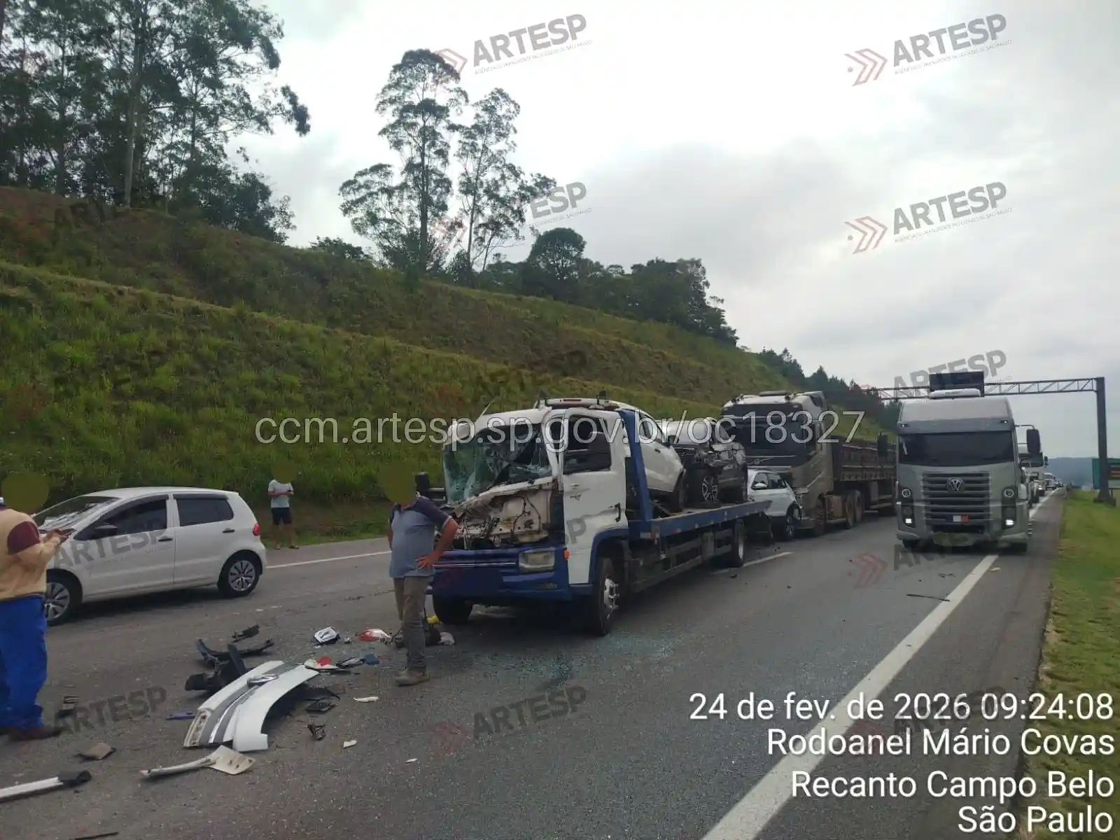 Guincho VW 11.180 e carreta Volvo FH 500 rodoanel sp