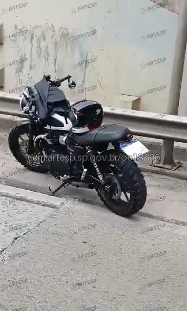 Moto Triumph Street rodovia castelo branco