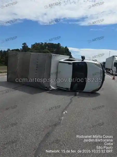 Tombamento de utilitário Iveco Daily no Rodoanel