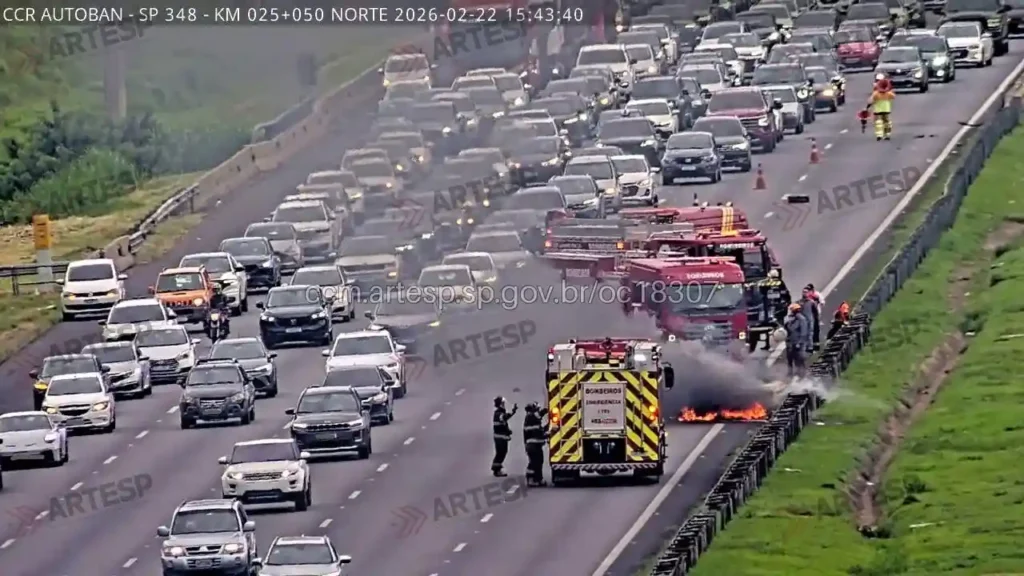 Toyota Corolla rodovia dos Bandeirantes em sp