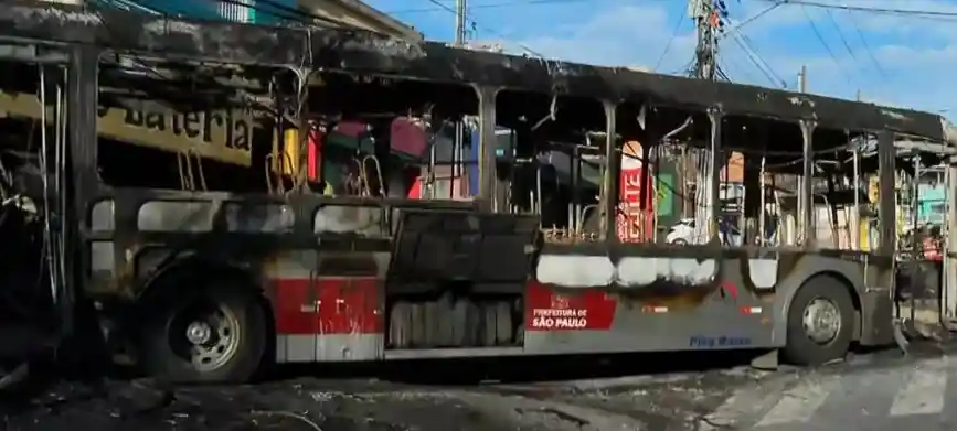 ônibus fogo avenida guarapiranga