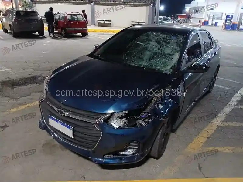 Automóvel Chevrolet Onix rodovia castelo branco