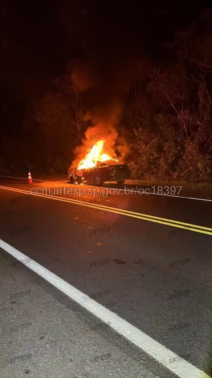 Automóvel GM Onix rodovia rio-santos