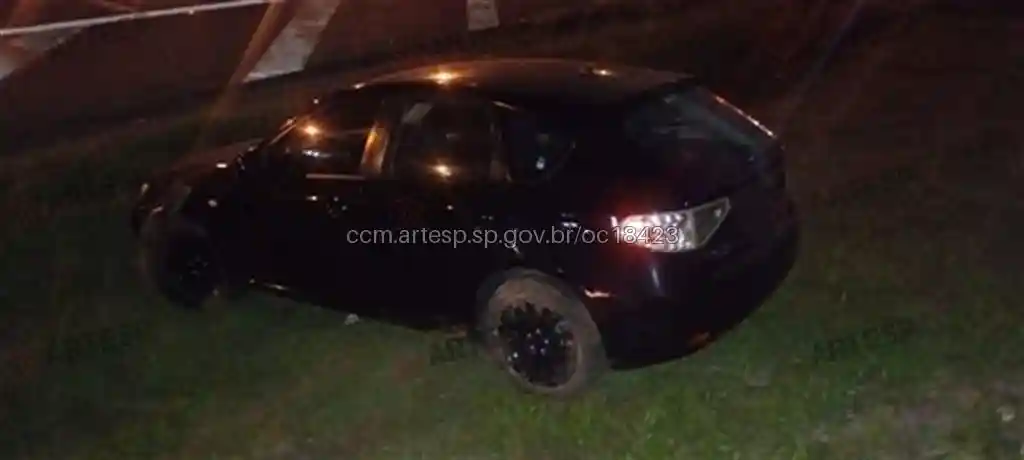 Automóvel Subaru rodoanel