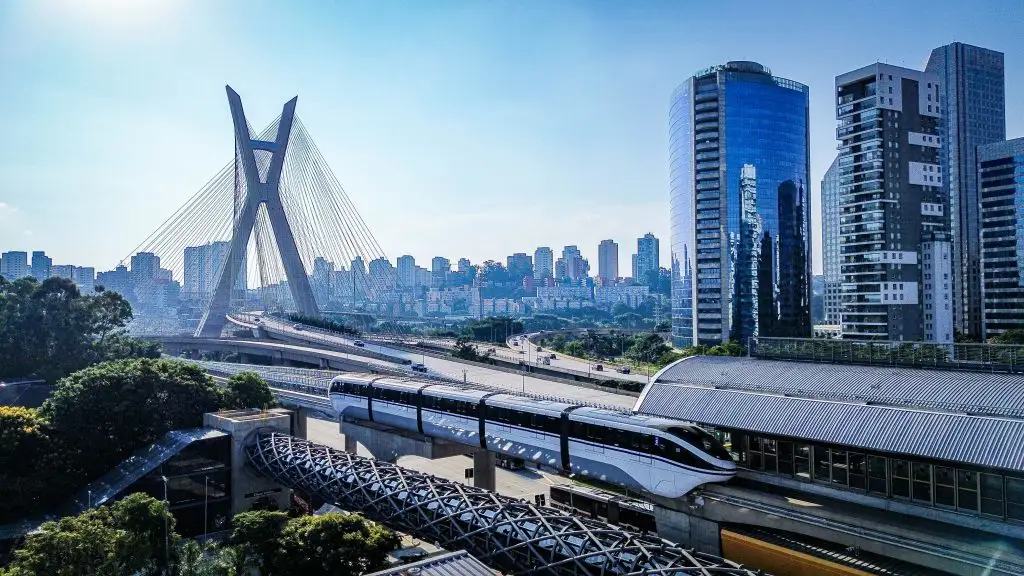 Linha 17-ouro inaugurada