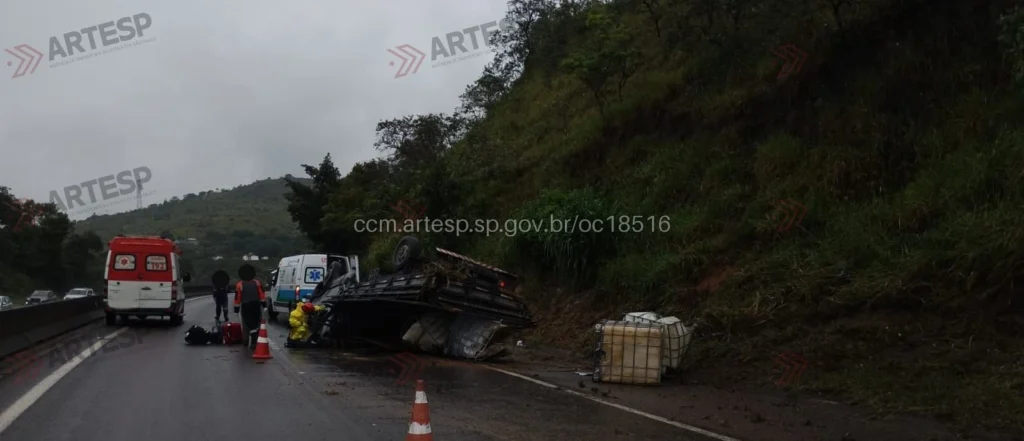 Caminhão Iveco Daily rodovia dom pedro I em valinhos