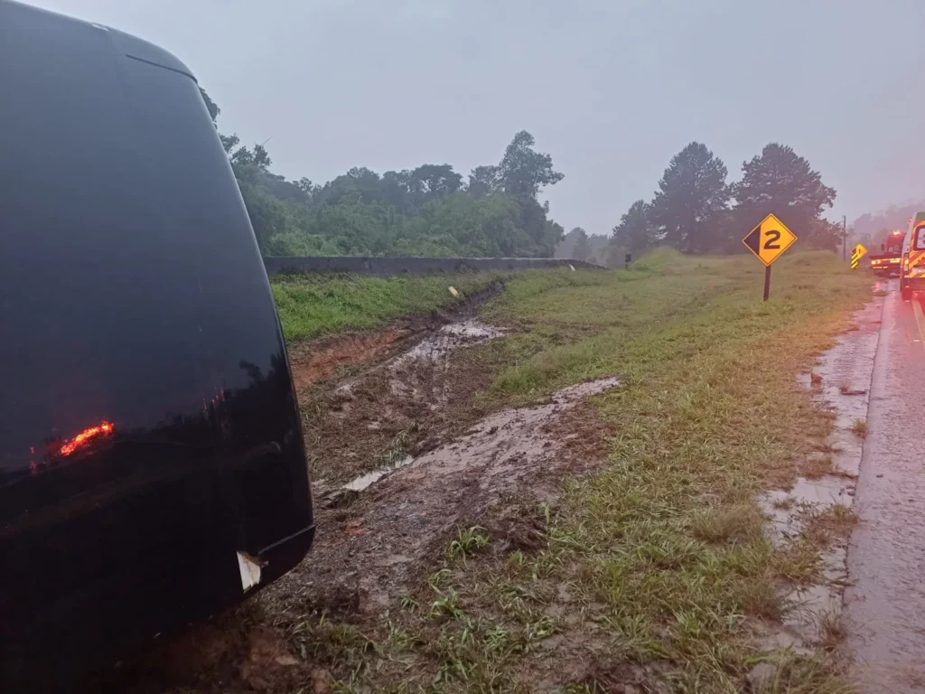 ônibus eucatur br-116 rodovia