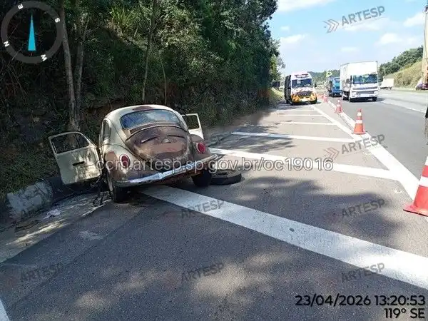 Automóvel VW Fusca rodovia castelo branco