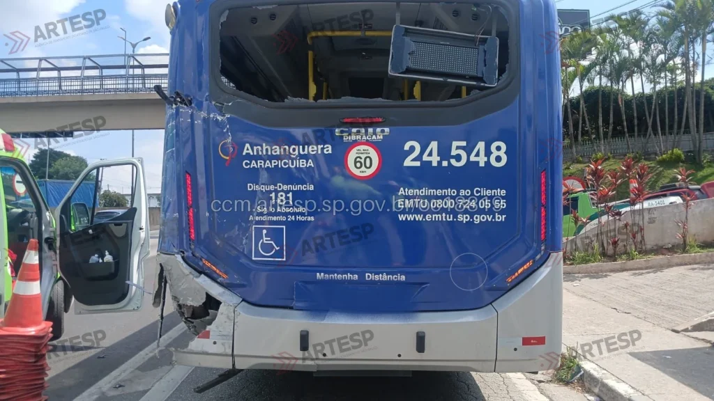 Ônibus Anhanguera Mercedes-Benz Vip rodovia raposo