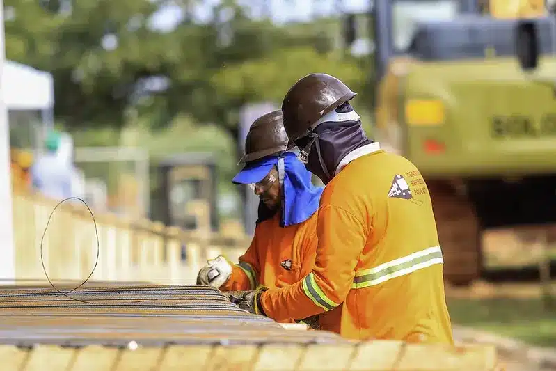 obras trabalhadores