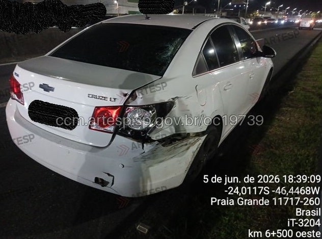 Automóvel Chevrolet Cruze via expressa sul