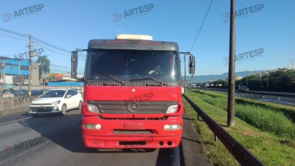 Carreta Mercedes-Benz Atego 1728
