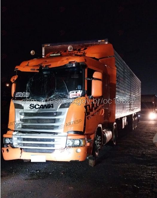Carreta Scania rodovia anhanguera acidente