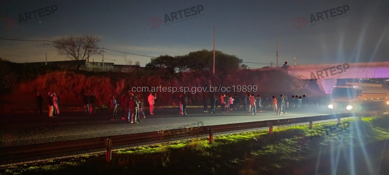 rodovia Professor Zeferino Vaz Manifestantes no local
