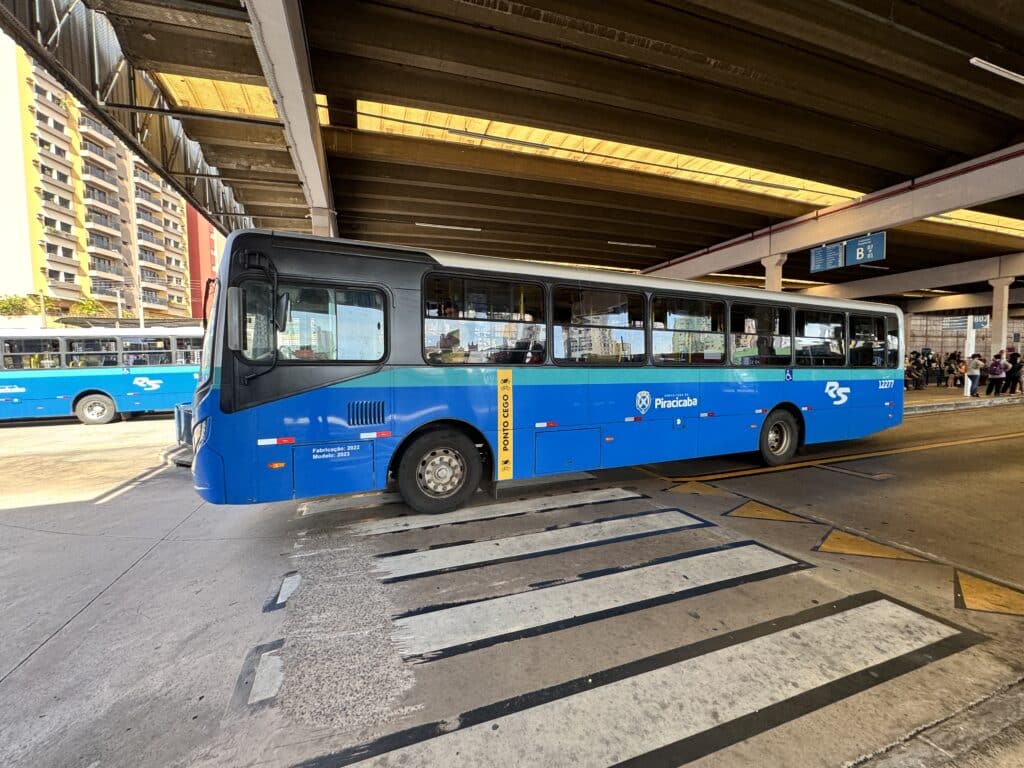 linhas de ônibus