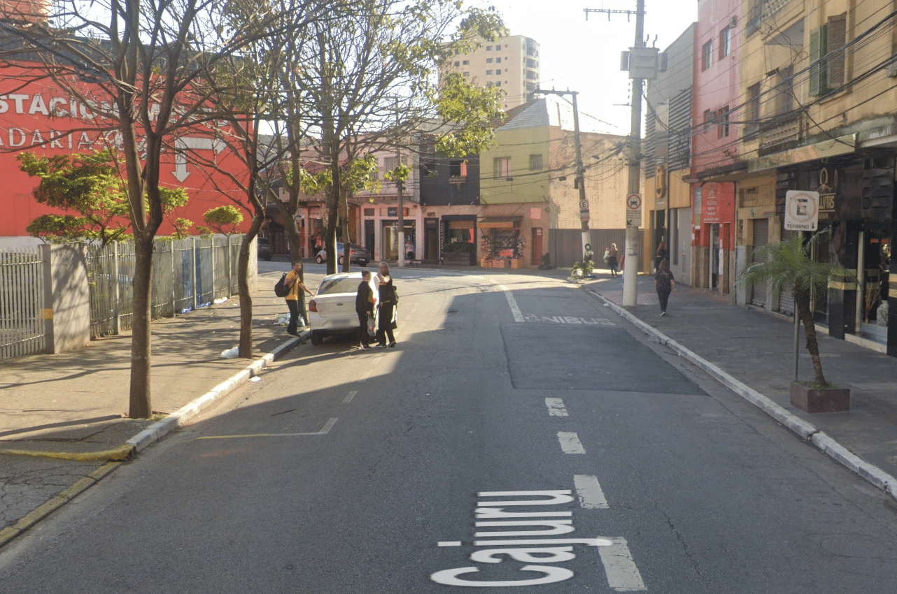 Rua Cajuru no Belém