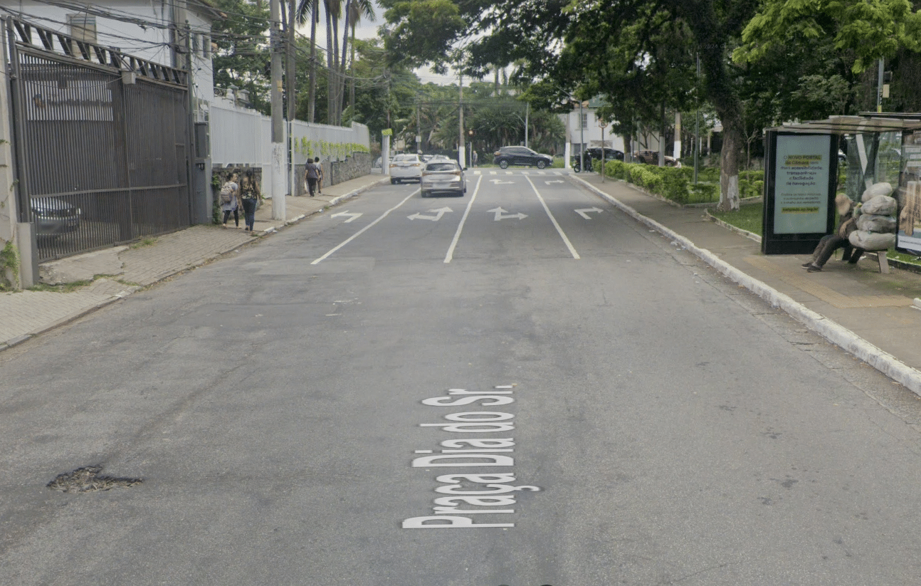 Praça Dia do Senhor em Moema