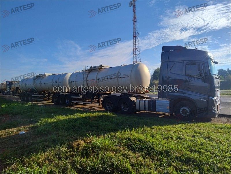 Bitrem Volvo FH 440 rodovia washington luís