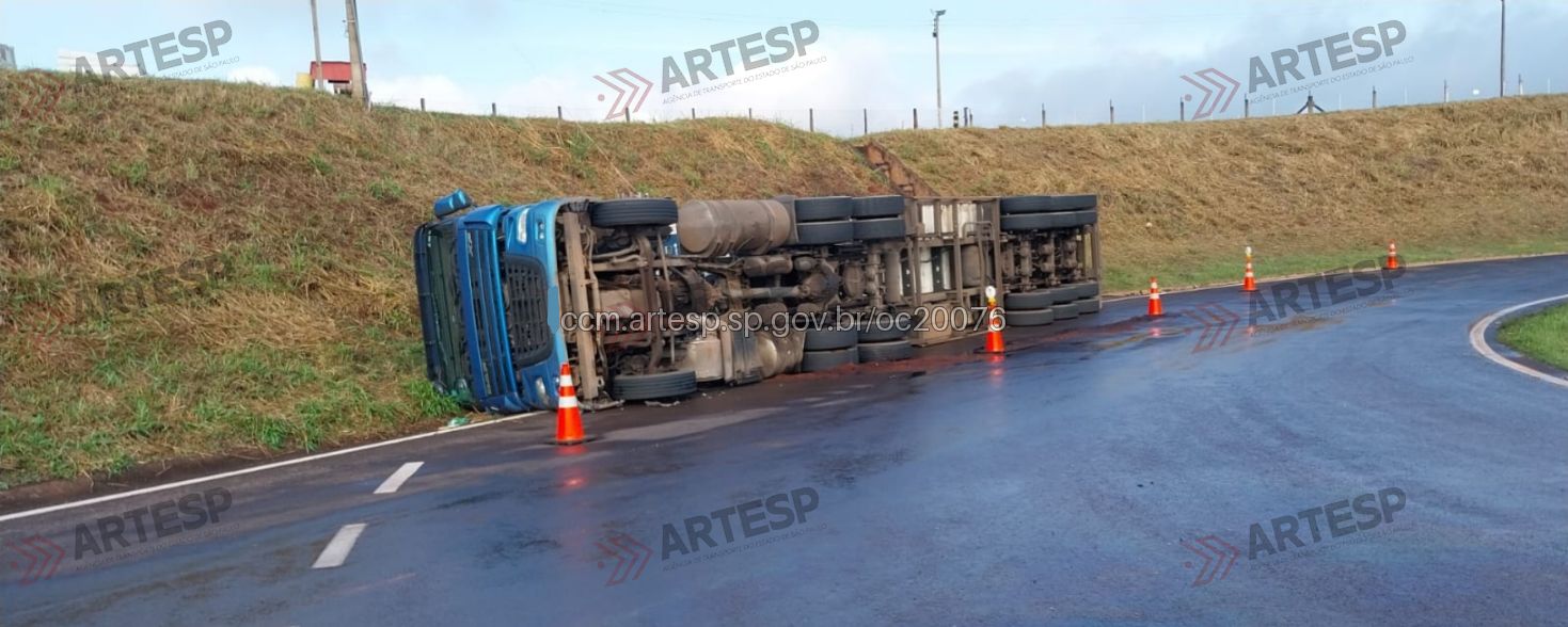 Carreta DAF XF 105 rodovia raposo tavares