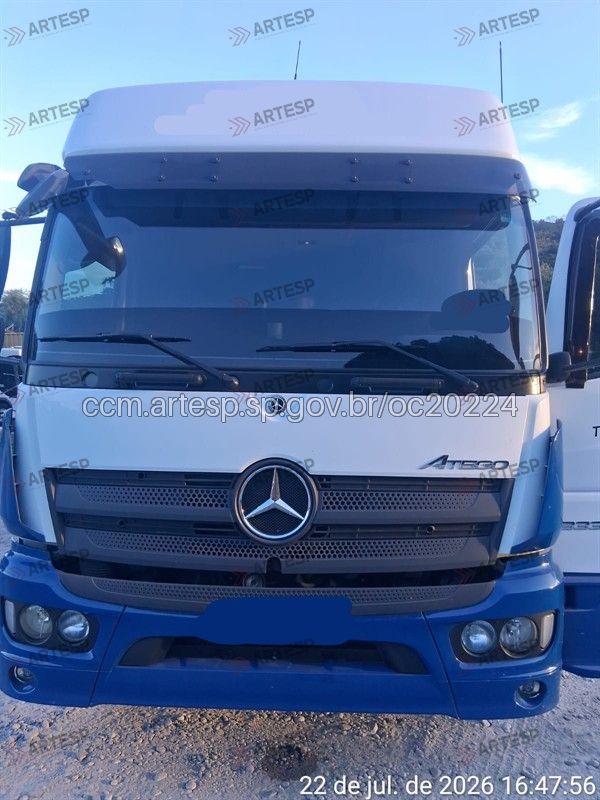 Carreta Mercedes-Benz Atego 1933