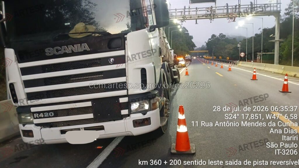 Carreta Scania R124 rodovia padre manoel da Nóbrega itariri