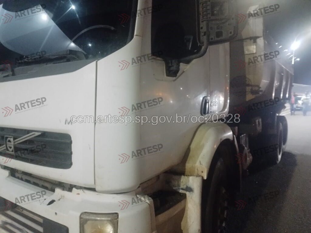 Carreta Volvo VM 260 sp-300