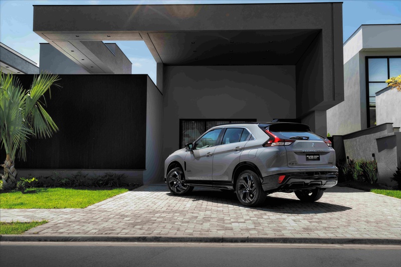Eclipse Cross Black 2027