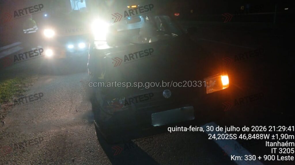 Fiat Uno rodovia padre manoel da nóbrega itanhaém