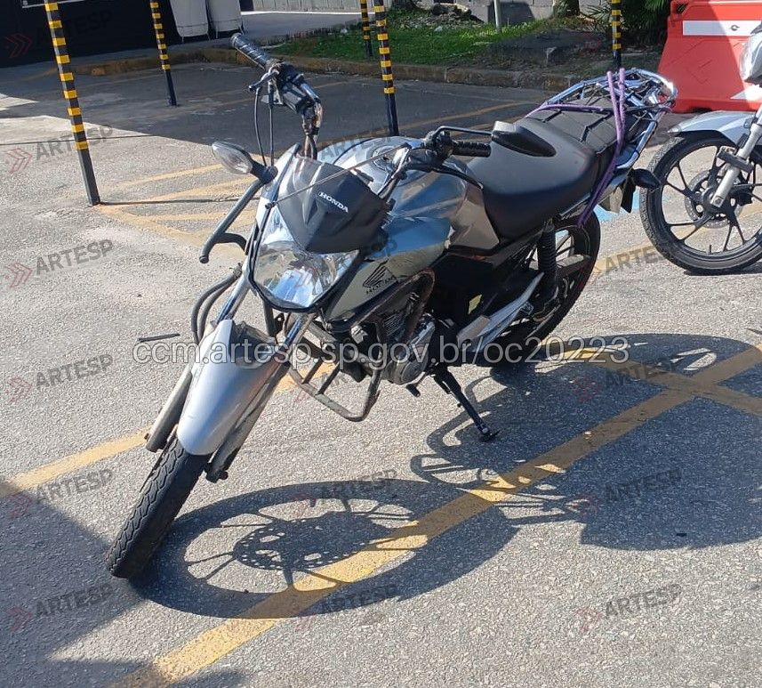 Moto Honda CG 160 via expressa sul