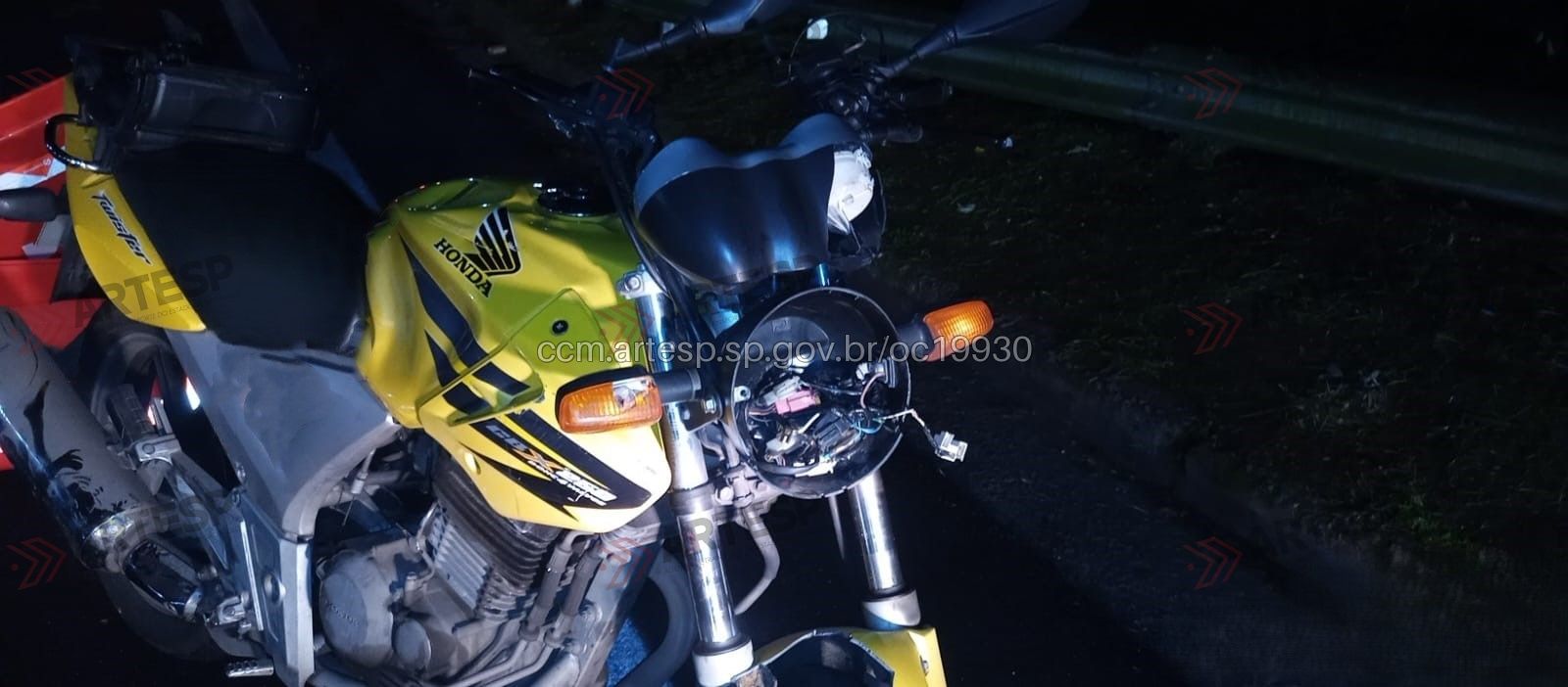 Moto Honda Twister 250 rodovia anhanguera