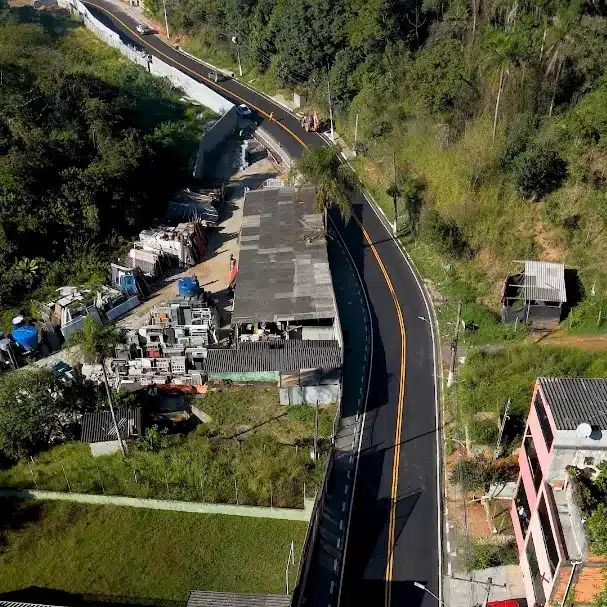 Obra de recapeamento da Avenida Pacaembu