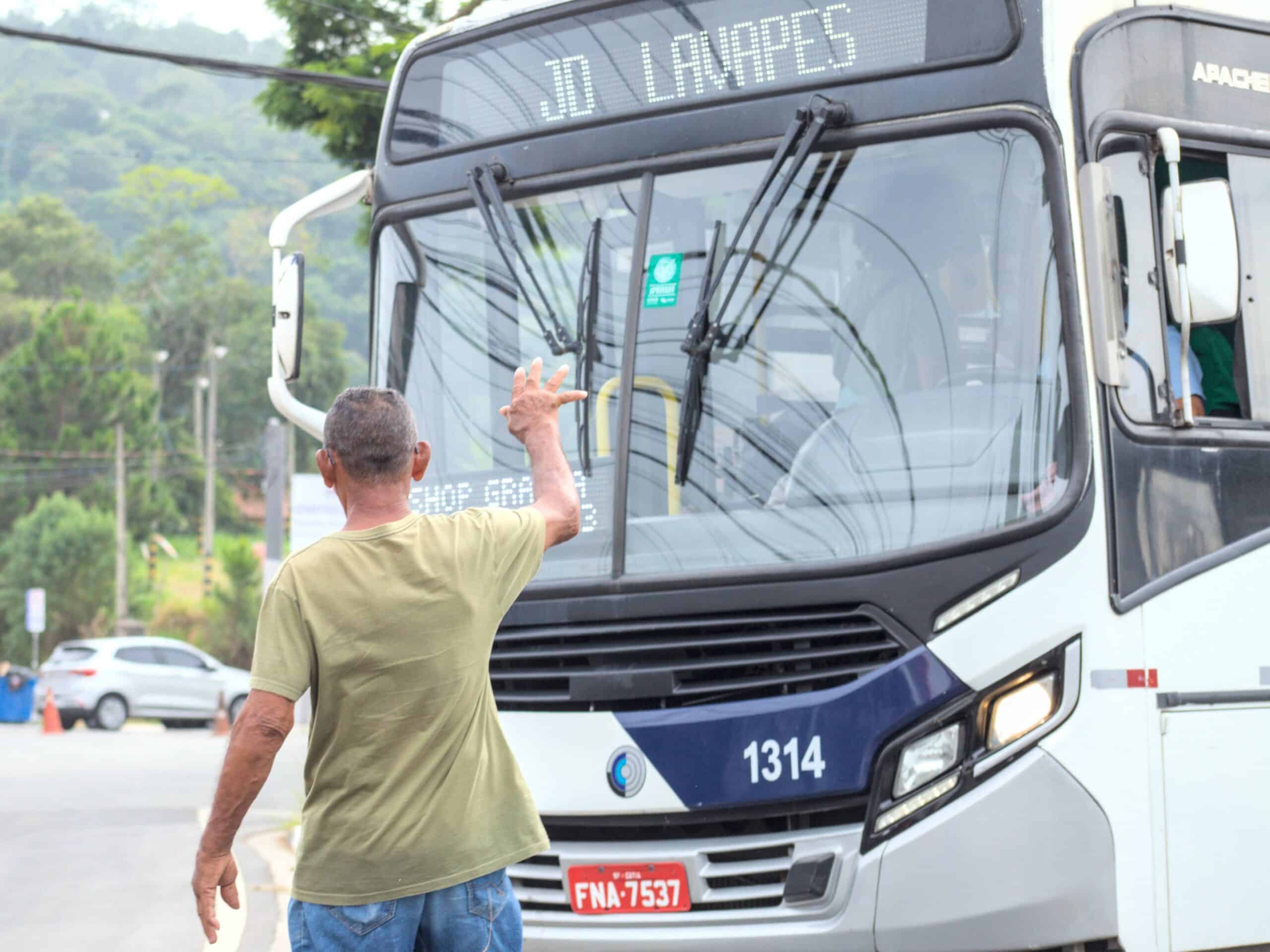 ônibus em cotia
