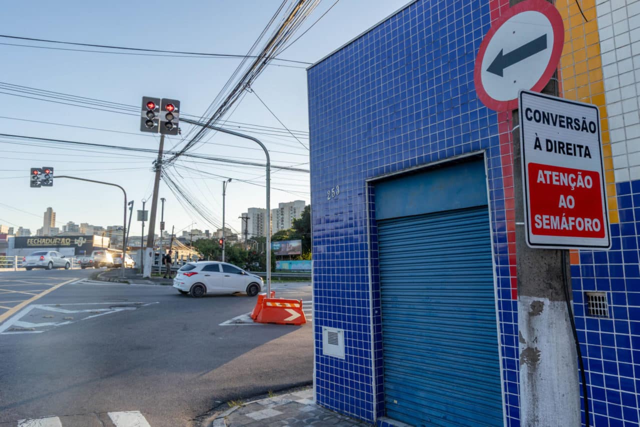 semáforo com seta