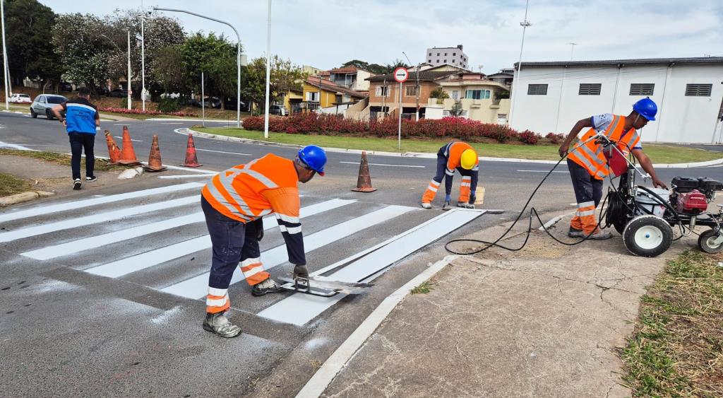 Atibaia amplia ações de sinalização viária