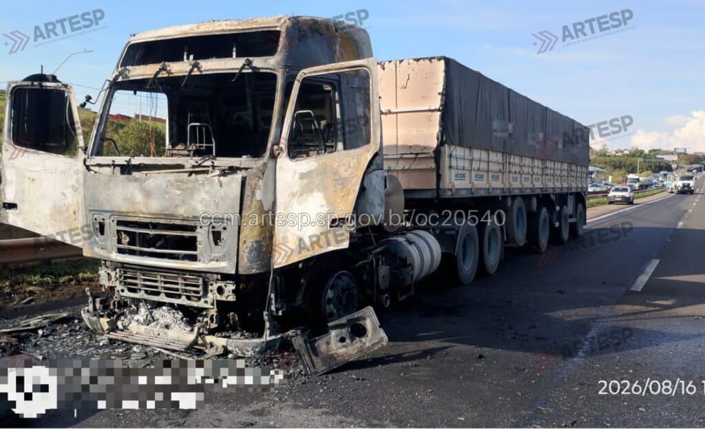 Carreta FH 460 rodovia dom pedro I pós fogo