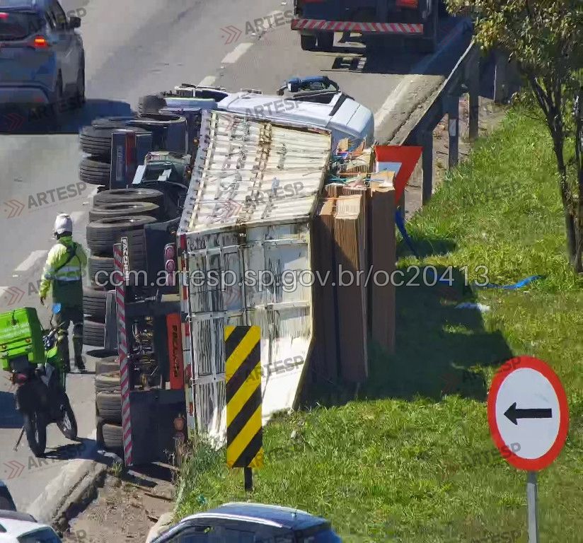 Carreta Mercedes-Benz Actros rodovia castelo branco barueri