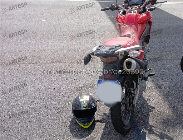 Moto Honda XRE 300 rodovia castelo branco