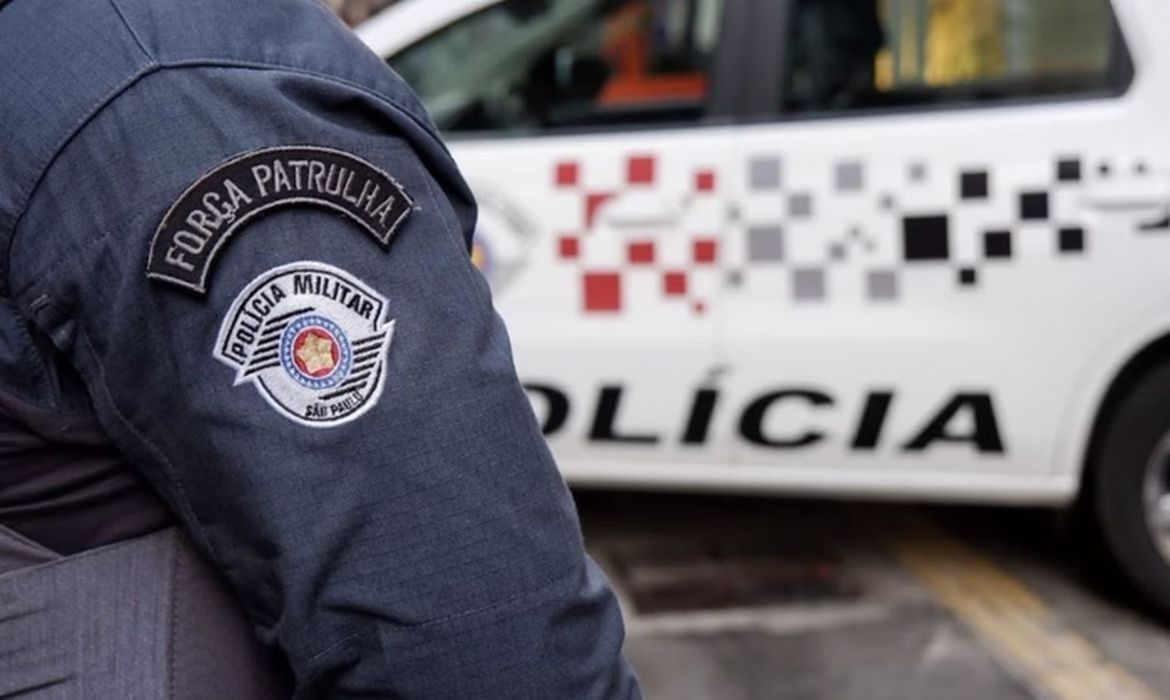 motorista de ônibus polícia