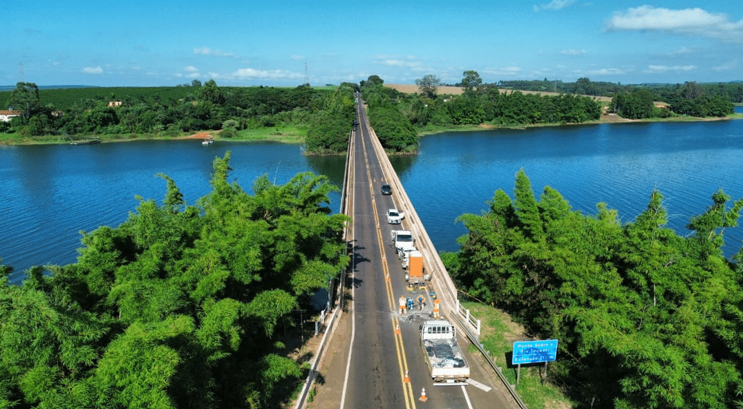 obras na Rodovia Raposo Tavares